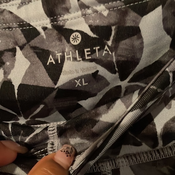 Athleta Prisma Capri woman’s XL - Picture 4 of 4